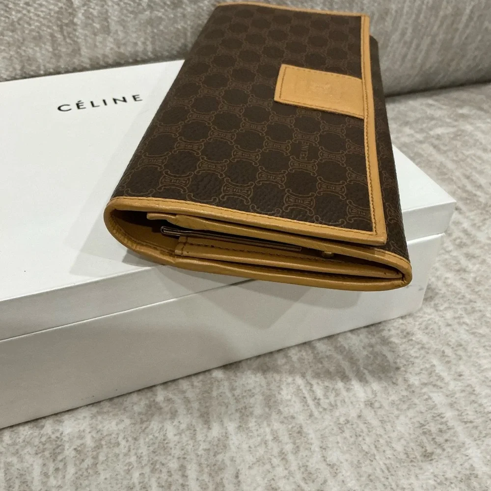 ✨💎EXCELLENT💎✨ Authentic CELINE Triumph Long Kisslock Wallet - Picture 6 of 7